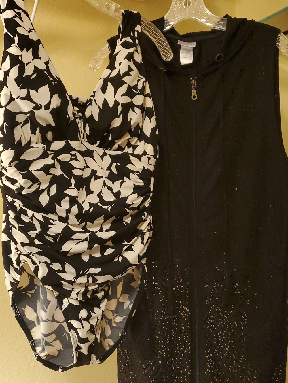 Black & White Floral Swimsuit And Coverup Size Med